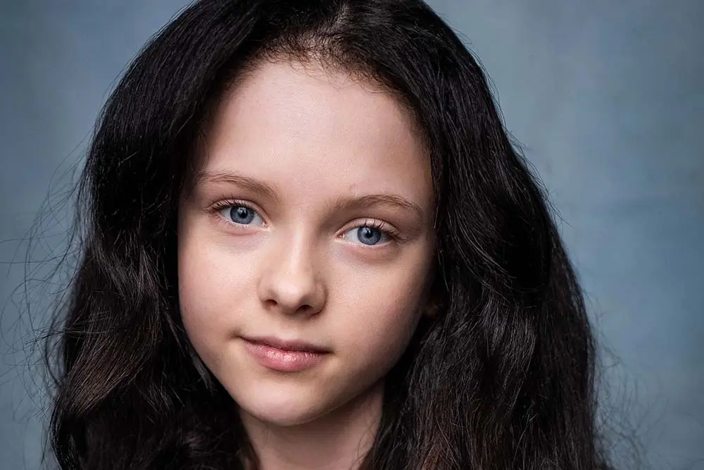 <title>Iona Bell of "Hunger Games: Sunrise on the Reaping" Joins Paradigm Talent Agency</title>