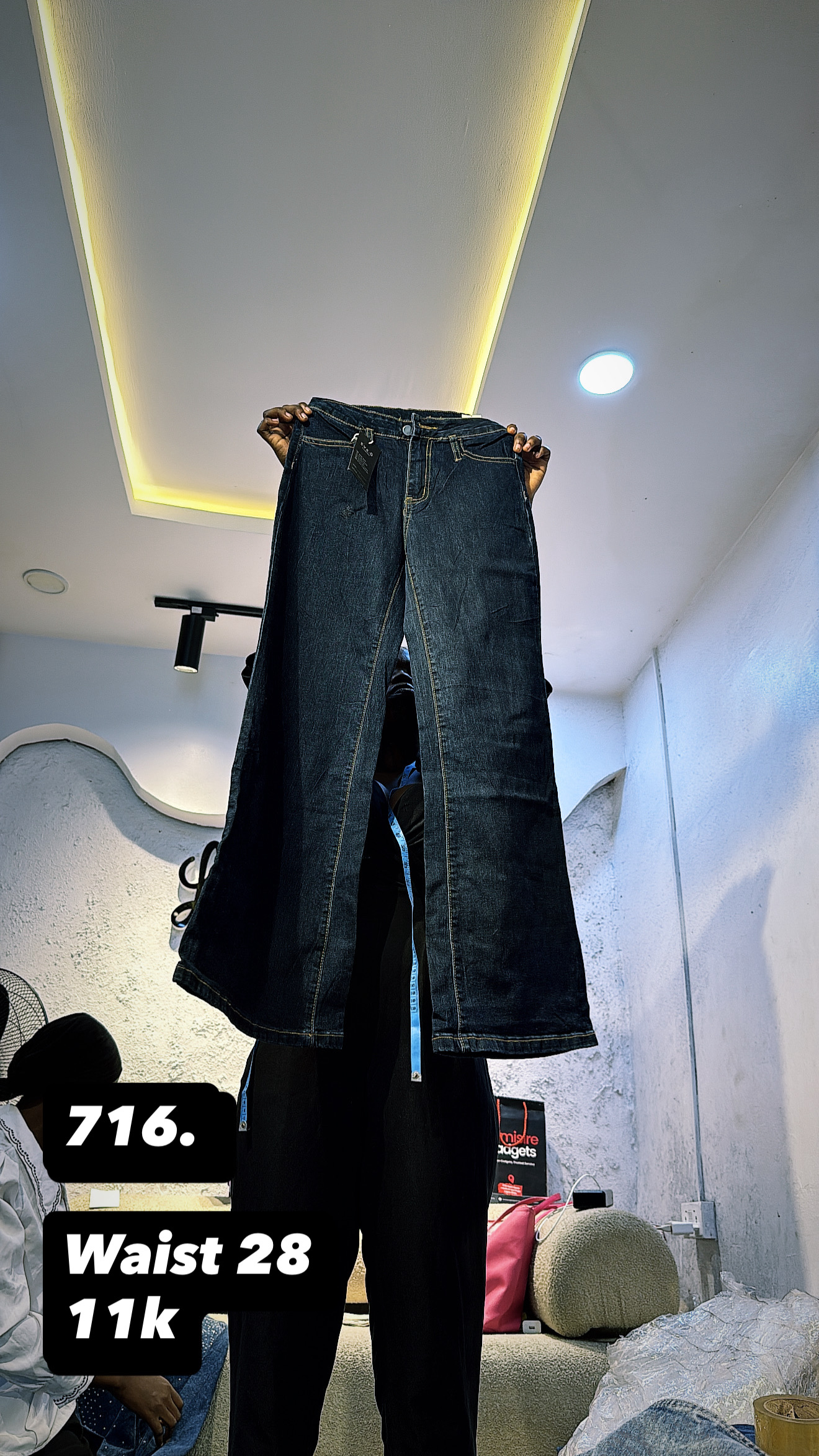 Waist 28
