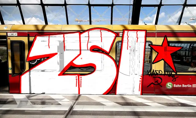 Graffiti artwork by Warzawa