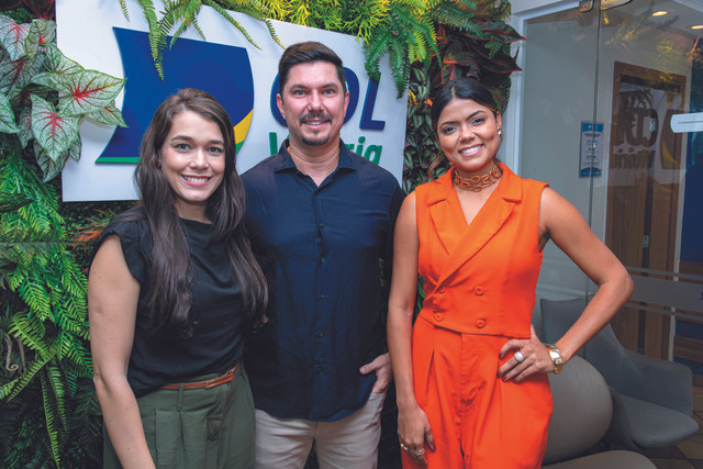 Daiani Lavino e Michely Louzada com o empresário Pablo Vitorazzi: evento da CDL Jovem Vitória