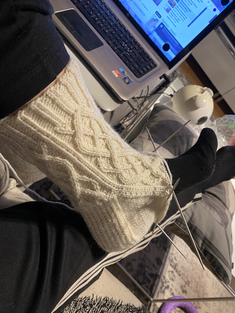 6-CD40-F21-59-EA-4-D53-B6-A8-E9950-A4-E0