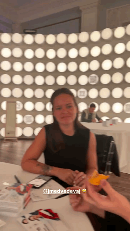 https://i.ibb.co/zT7DL9LS/IMG-6831.gif