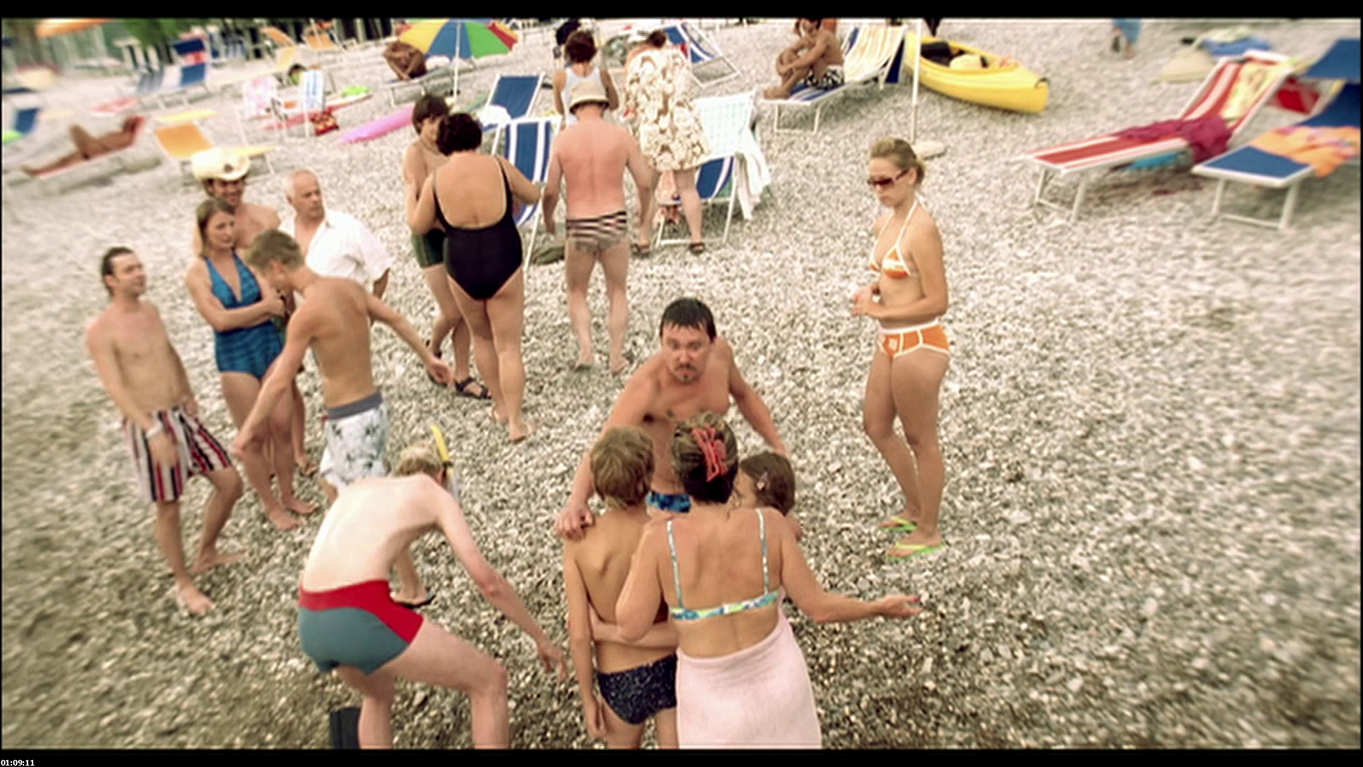 Holiday-Makers-2006-1080p-MAX-WEB-DL-DD5-1-H-264-FLUX-s3.jpg