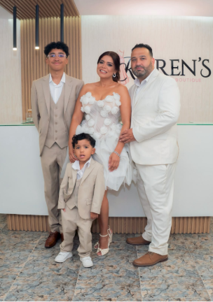 Karen Novias celebra su décimo aniversario   .