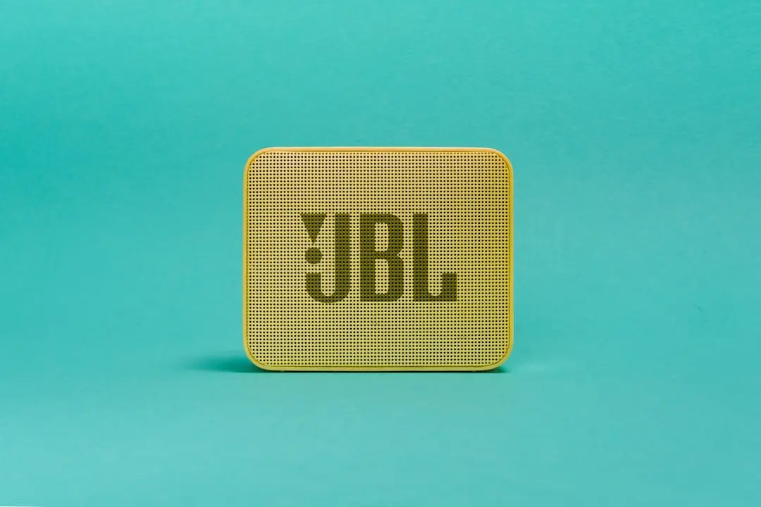 Retro JBL Smart Speaker Hits Lowest Price Ever