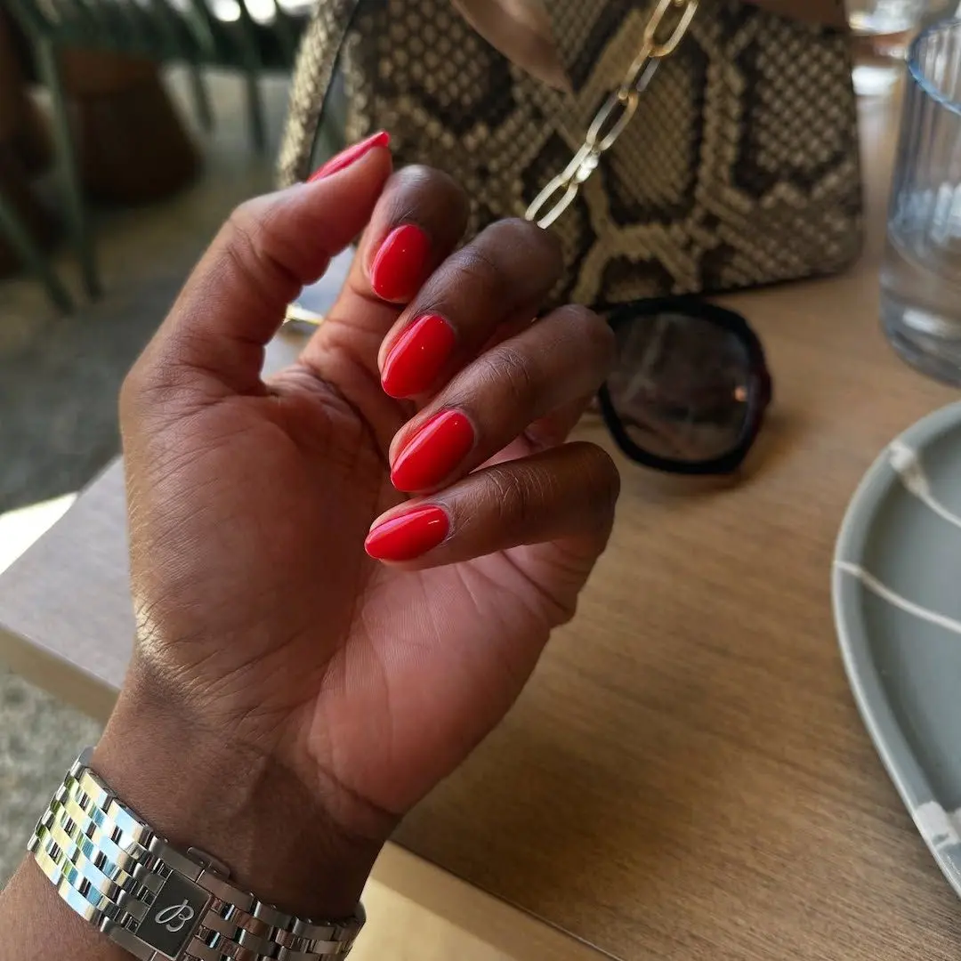 Short Nails Take Center Stage