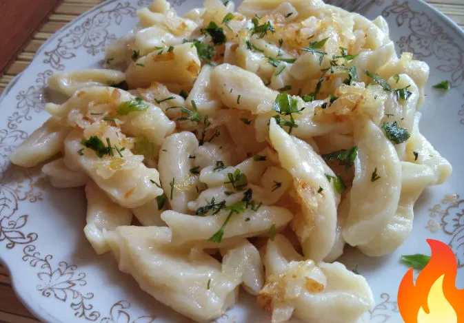 Постер Галушки с жареным луком