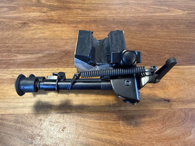 Harris S-BRM Zweibein mit Picatinny Arca Swiss Adapter und KMW PodLoc - Foto IMG-1494
