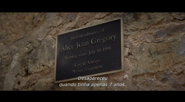 Placa em memória de Alice em Foge, Coelho