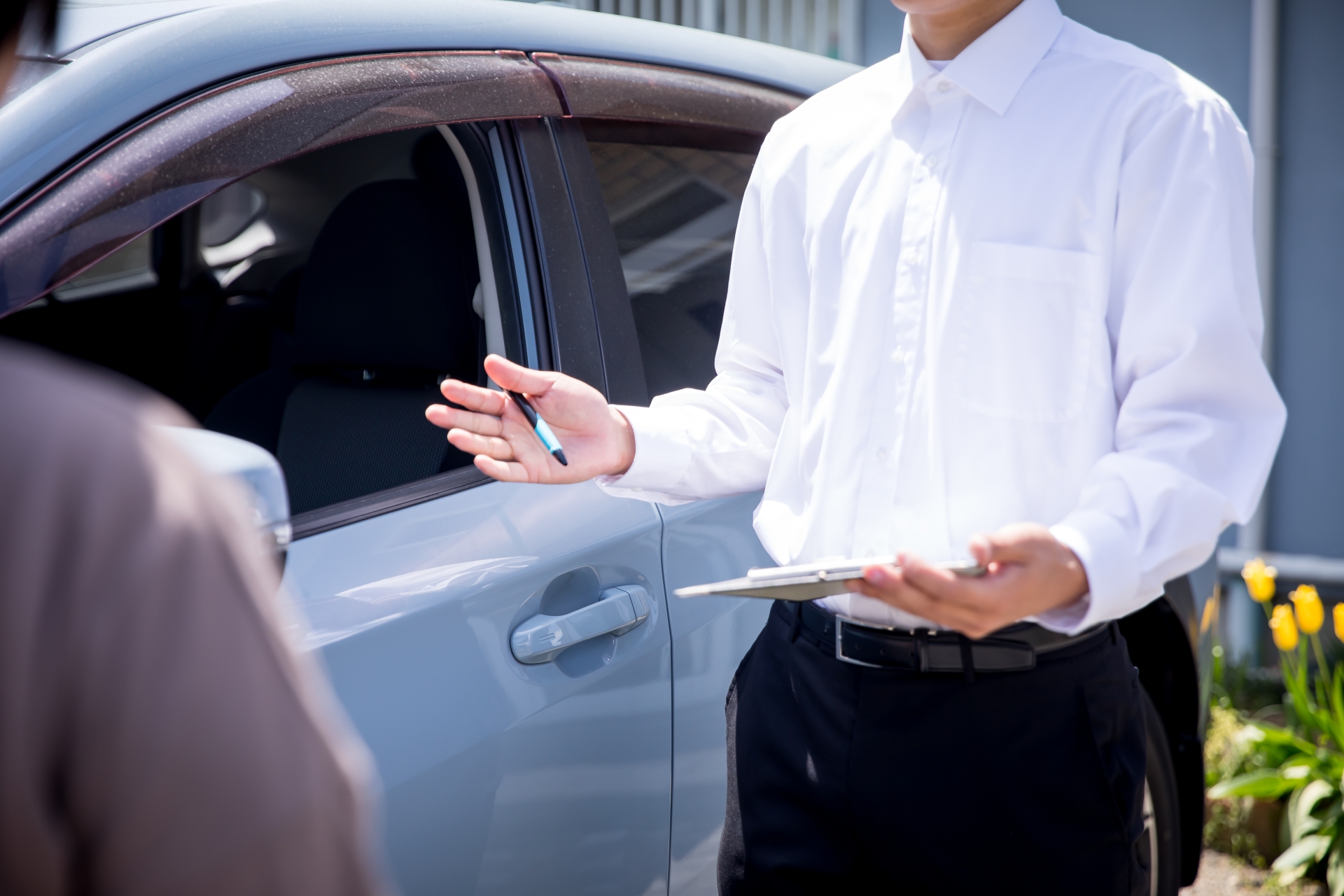 お車を確認しながら相談