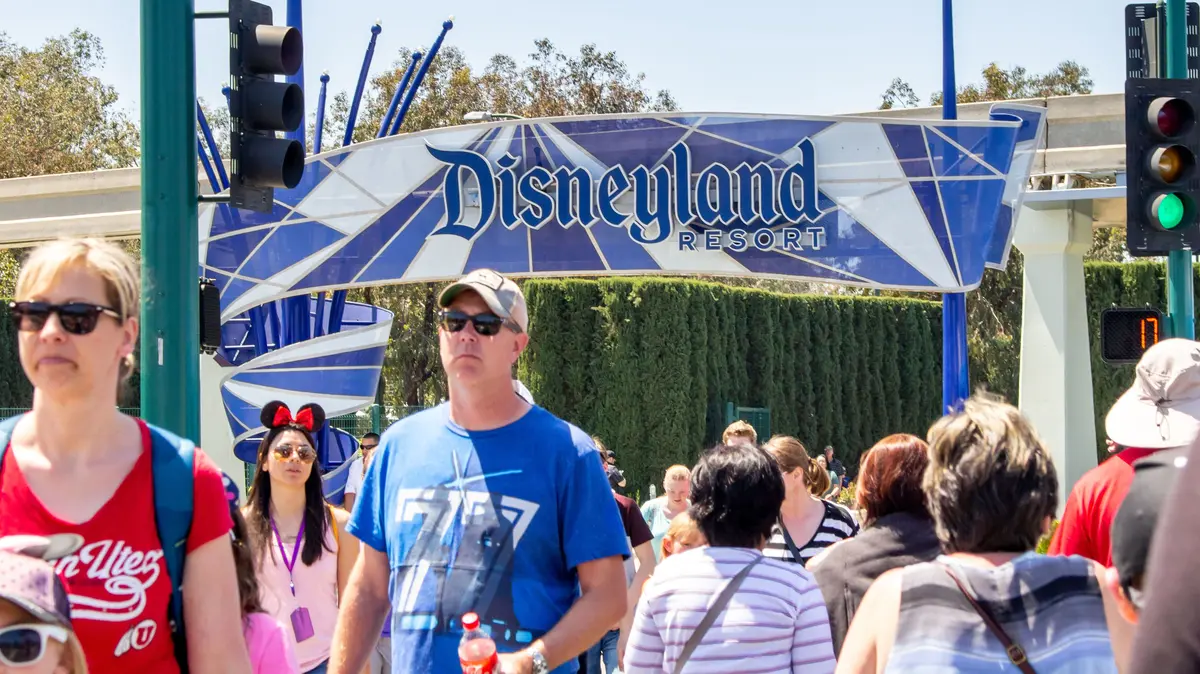 Disneyland Bans Mother and Child Over Free Ticket 'Hack