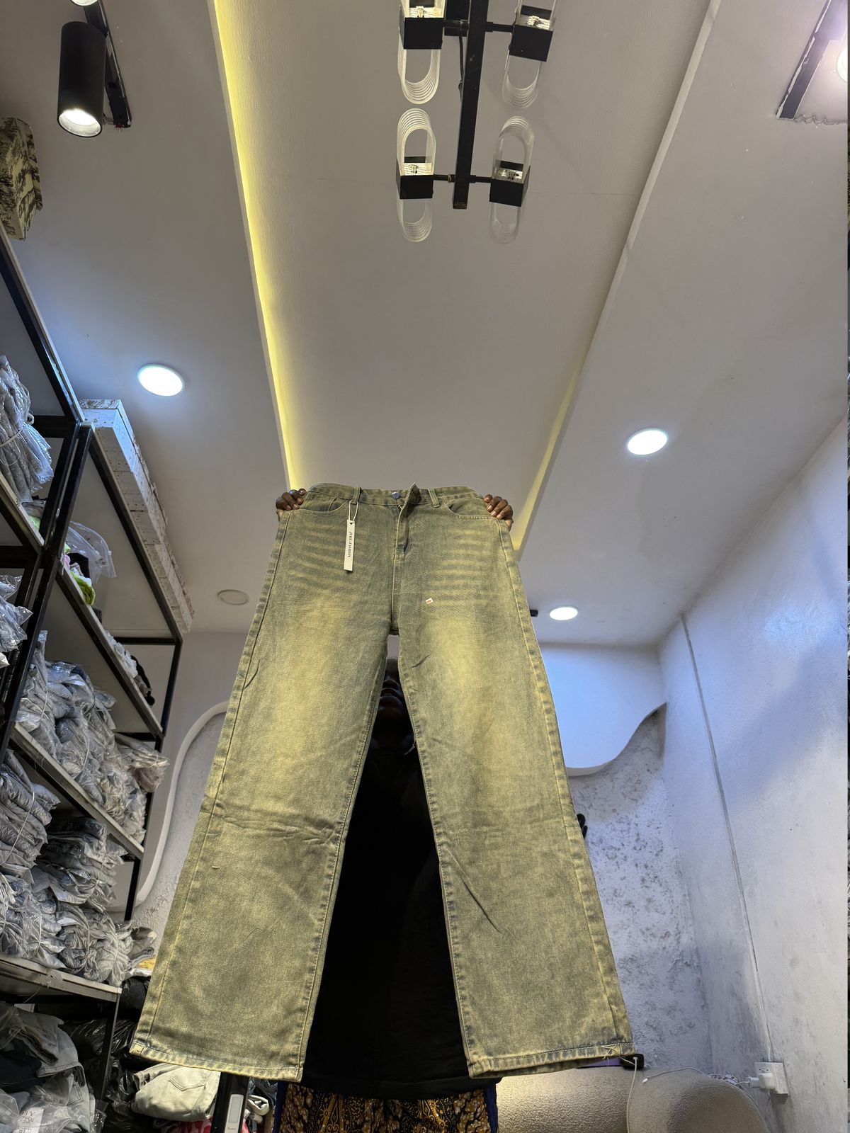 Waist 32