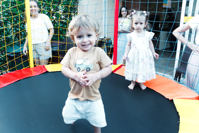 (320)