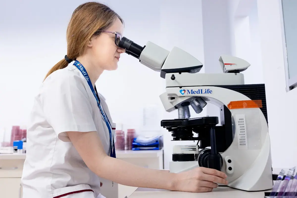 Dr. Anca Hâncu: „Probioticele luate la întâmplare pot accentua dezechilibrele.” De ce microbiomul ar trebui testat