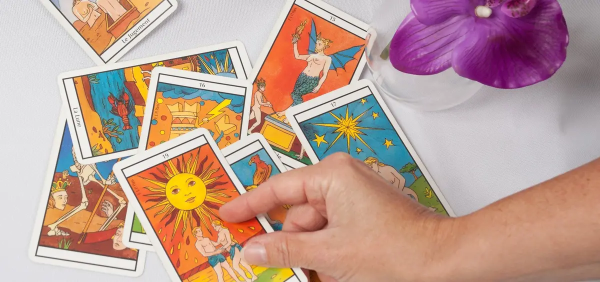 Revoluția de Tarot cu Rider-Waite